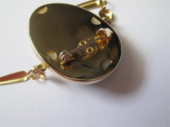 Broche masker gezicht goudkleurig en kunststof 3.8x2.8 cm - Afbeelding 5