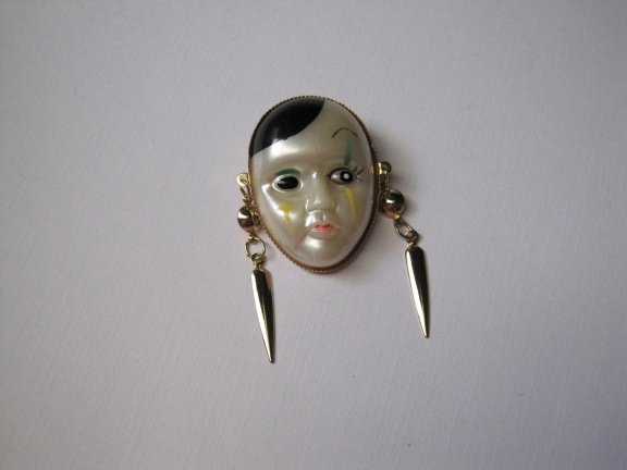 Broche masker gezicht goudkleurig en kunststof 3.8x2.8 cm - Afbeelding 6