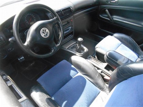 Volkswagen Passat - 1.8-5V Turbo Trendline - 1