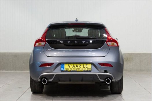 Volvo V40 - Euro6 D4 Aut. R-Design Navigatie 190pk - 1