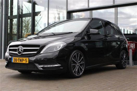 Mercedes-Benz B-klasse - 180 AMBITION , Navigatie, Leder, Automaat, 38.067 KM - 1