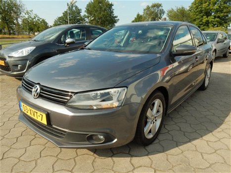 Volkswagen Jetta - 1.2 TSI Comfort Executive Line / Navi / Clima / Cruise - 1