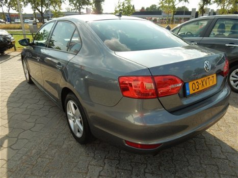 Volkswagen Jetta - 1.2 TSI Comfort Executive Line / Navi / Clima / Cruise - 1