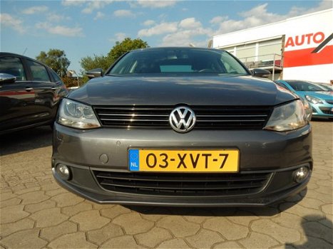 Volkswagen Jetta - 1.2 TSI Comfort Executive Line / Navi / Clima / Cruise - 1