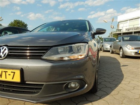 Volkswagen Jetta - 1.2 TSI Comfort Executive Line / Navi / Clima / Cruise - 1