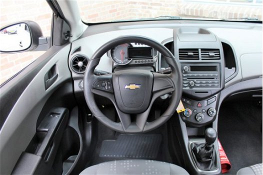 Chevrolet Aveo - 1.2 LT 2014 Airco, Cruise, Parelmoer wit, LMV, Slechts 78.412 km - 1