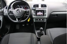 Volkswagen Polo - 1.2 TSI Highline 5drs clima/ PDC voor+achter