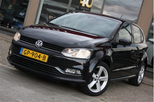 Volkswagen Polo - 1.2 TSI Highline 5drs clima/ PDC voor+achter - 1