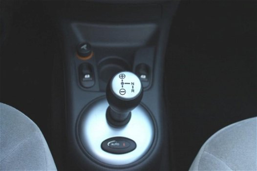 Citroën C3 - 1.4i-16V Exclusive. Automaat | elektr.glazen pano amadak | Airco - 1