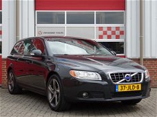 Volvo V70 - 2.4 D5 Automaat Limited Edition /NAVI/PDC/Trekhaak/Cruise control/ISOFIX/18'LM/NAP