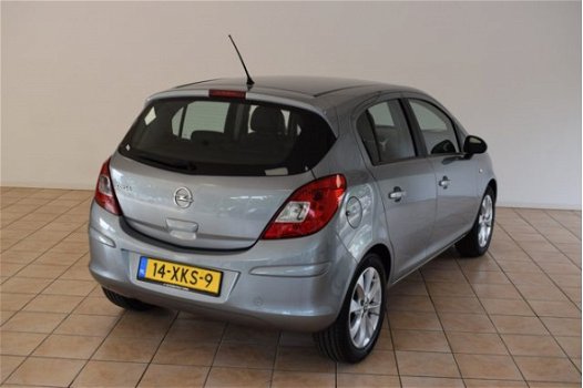 Opel Corsa - 1.2-16V Anniversary Airco/5-deuren/Boekjes/Benzine 1e eigenaar - 1