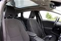 Volvo V40 - 2.0 D4 Momentum | Navigatie | Panoramadak | Mooi - 1 - Thumbnail