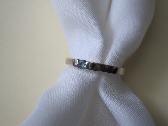 Zilveren ring maat 18.3 met blauw glas/zirkonia steentje - Afbeelding 3