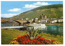 A154 Cochem an der Mosel met Boot en brug/ Duitsland