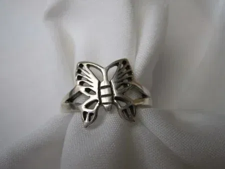 Zilveren ring maat 18.5 vlinder model - nr. 1