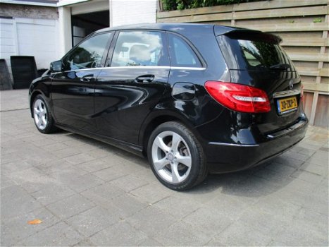 Mercedes-Benz B-klasse - 180 Ambition Leer/Navi/Xenon NL Auto - 1