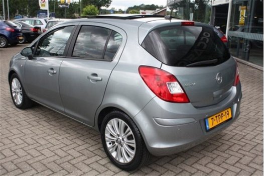 Opel Corsa - 1.4 16V COSMO / PDC / NAVI RIJKLAAR INCL 6 MND GARANTIE - 1