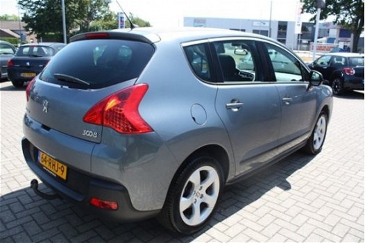 Peugeot 3008 - 1.6 ST NAVI / PANORAMADAK / TREKHAAK INCL 6 MND BOVAG - 1