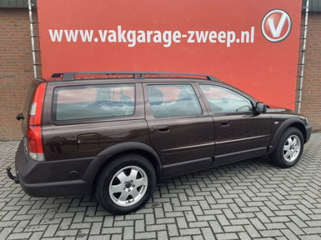 Volvo V70 Cross Country - 2.4 T Aut. Comfort Line | LPG G3 Onderbouw | Leder | Trekhaak - 1