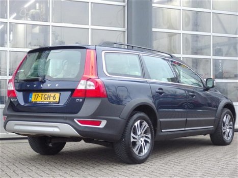 Volvo XC70 - 2.0 Limited Edition Automaat 163pk Navigatie/PDC - 1