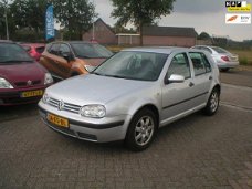 Volkswagen Golf - 1.6-16V