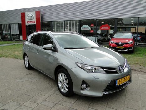 Toyota Auris Touring Sports - 1.8H Lease+ Panodak/Navi/Trekhaak/Stoelverw - 1