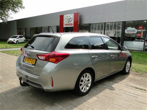 Toyota Auris Touring Sports - 1.8H Lease+ Panodak/Navi/Trekhaak/Stoelverw - 1