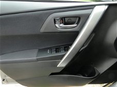 Toyota Auris Touring Sports - 1.8H Lease+ Panodak/Navi/Trekhaak/Stoelverw