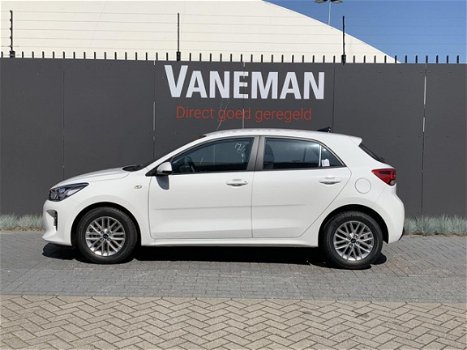 Kia Rio - DynamicLine 100 PK l Navigatie l Vooraad Voordeel - 1