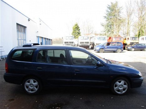 Renault Mégane - 1.8 16V , Combi , Airco - 1