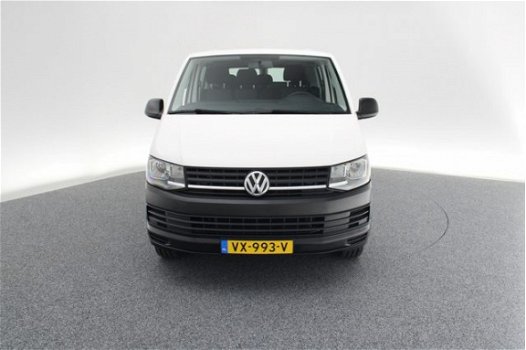 Volkswagen Transporter - 2.0 TDI L2H1 102 PK DC Trendline AC / Bank / Trekhaak / Sidebars / Comfort - 1