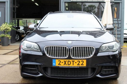 BMW 5-serie Touring - M550xd Head-Up/Pano/360-Camera/Softclose/Keyless/Memory/381Pk - 1