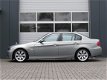 BMW 3-serie - 325i Dynamic Executive 218pk Clima/Cruise/Navi/Xenon/PDC/Sportstoelen/6-BAK/APK:-12-20 - 1 - Thumbnail
