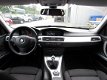 BMW 3-serie - 325i Dynamic Executive 218pk Clima/Cruise/Navi/Xenon/PDC/Sportstoelen/6-BAK/APK:-12-20 - 1 - Thumbnail