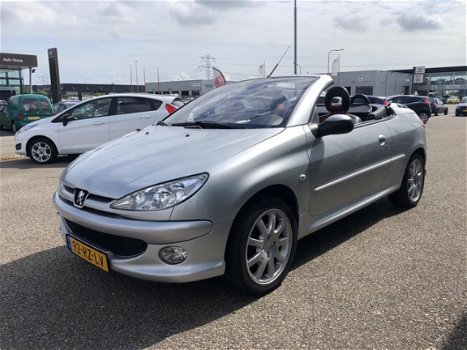 Peugeot 206 CC - 2.0 16V Roland GARROS - 1