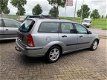 Ford Focus Wagon - 1.6-16V Trend airco, nieuwe apk en trekhaak - 1 - Thumbnail