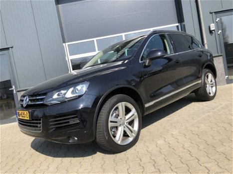 Volkswagen Touareg - - 4.2 V8 TDI 340PK Panoramadak Bi-Xenon Navi Trekhaak - 1