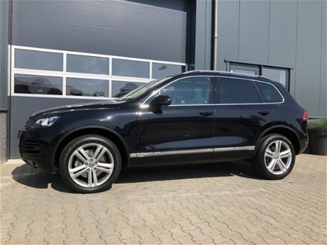 Volkswagen Touareg - - 4.2 V8 TDI 340PK Panoramadak Bi-Xenon Navi Trekhaak - 1