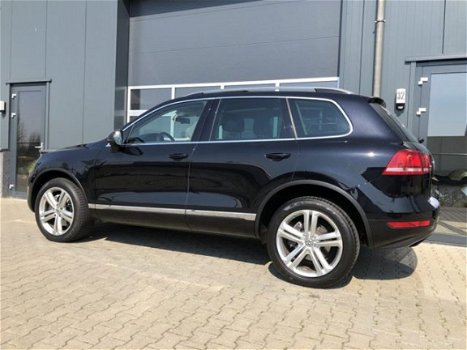 Volkswagen Touareg - - 4.2 V8 TDI 340PK Panoramadak Bi-Xenon Navi Trekhaak - 1