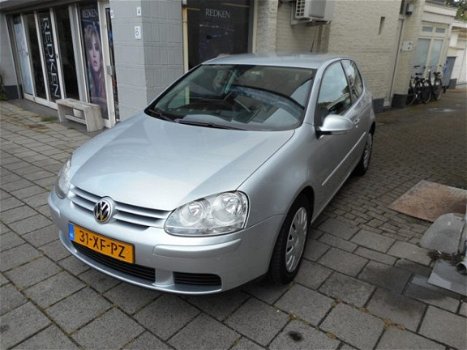 Volkswagen Golf - 1.6 FSI Trendline - 1