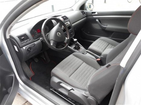 Volkswagen Golf - 1.6 FSI Trendline - 1