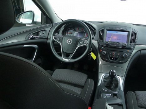 Opel Insignia Sports Tourer - 1.6 T. 170 pk Bus+ Xenon | Navigatie | AGR-Stoelen - 1