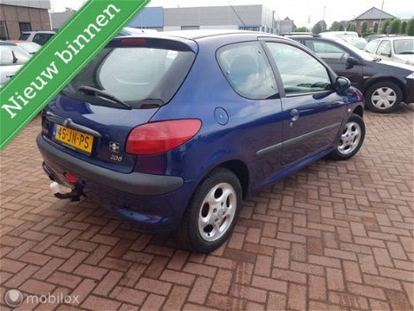 Peugeot 206 - 1.1 XR NWE APK 07-2020 - 1