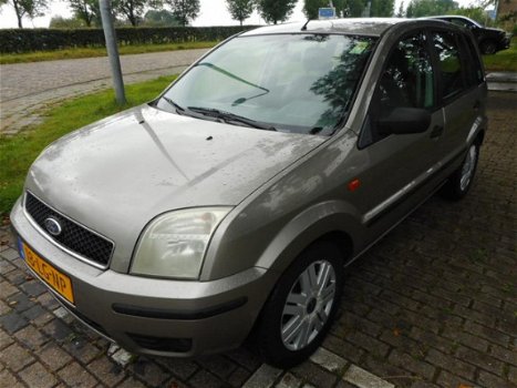 Ford Fusion - 1.6-16V Luxury - 1