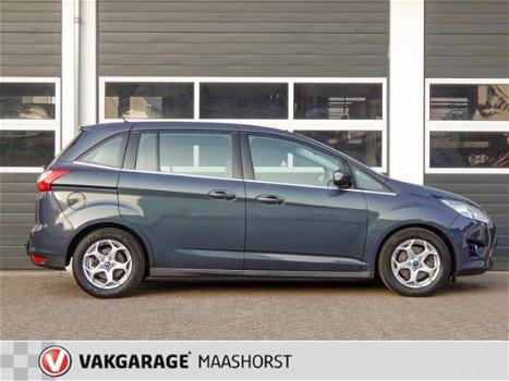 Ford Grand C-Max - 1.0 Titanium / navigatie / achteruitrijcamera / trekhaak / parkeersensoren - 1