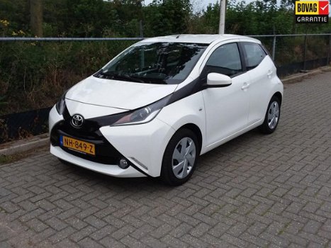 Toyota Aygo - 1.0 VVT-i x-play - 1