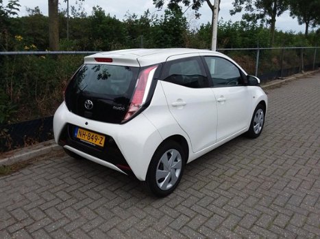 Toyota Aygo - 1.0 VVT-i x-play - 1