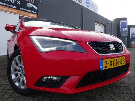 Seat Leon ST - 1.6 TDI Style Business Ecomotive van 1ste eigenaar met led verlichting en navigatie - 1