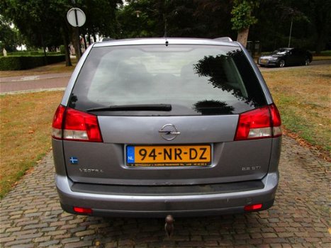 Opel Vectra Wagon - 2.2 DTi Elegance Airco Cruisecontrol Lichtmetalen Velgen Trekhaak - 1