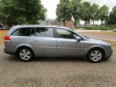 Opel Vectra Wagon - 2.2 DTi Elegance Airco Cruisecontrol Lichtmetalen Velgen Trekhaak - 1